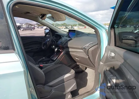 2013 Ford Escape S from USA, damaged, VIN 1FMCU0F70DUB78135